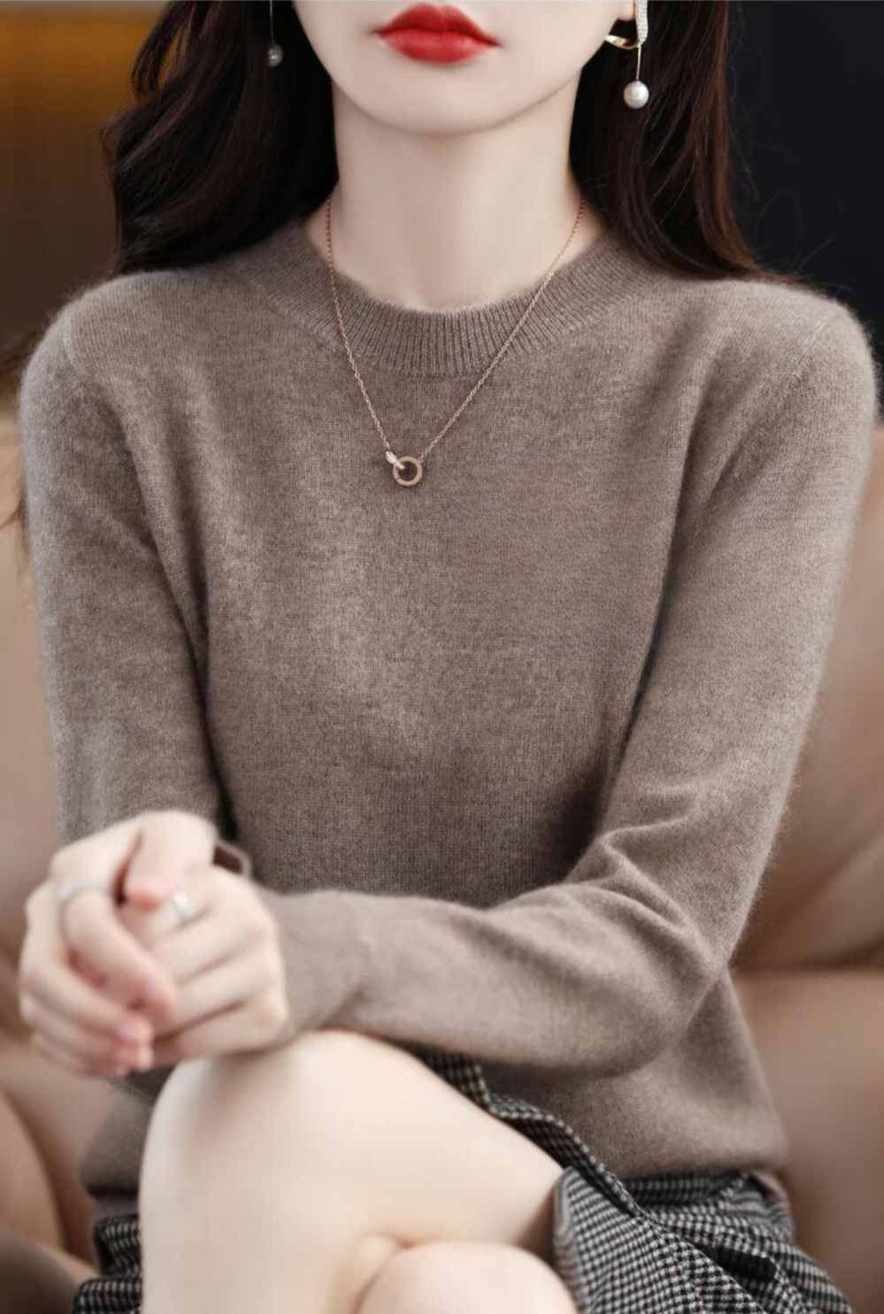Lyna - Stylish long sleeve knit for women