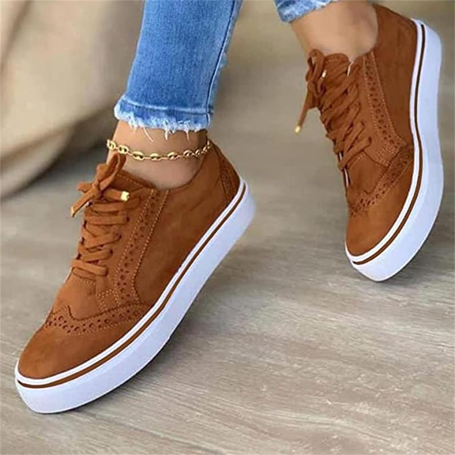 Emilie trendy ergonomic sneakers