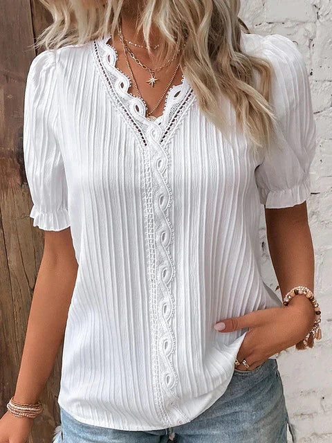 Linde - Short sleeve blouse with lace